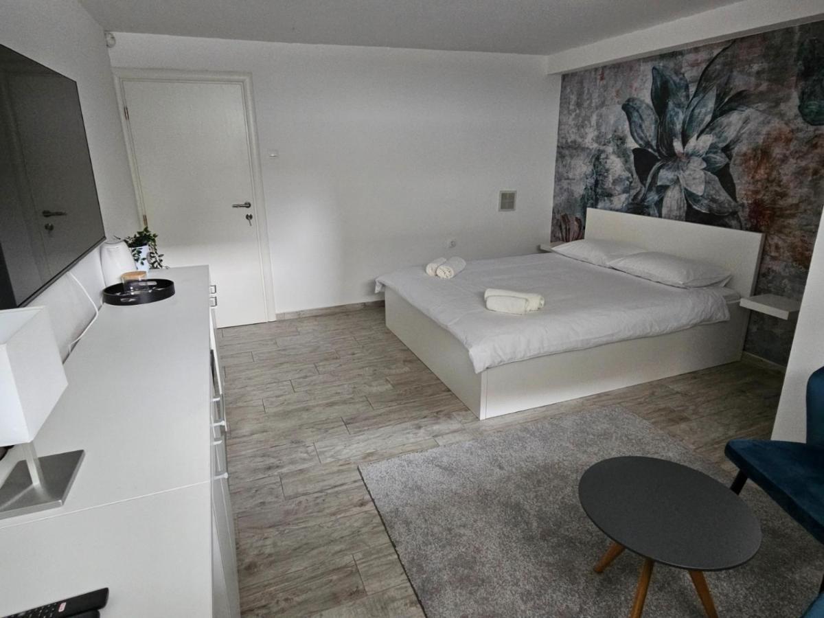 Comfort Rooms Remiza - Free Private Parking - Self Check-In Zagreb Bagian luar foto