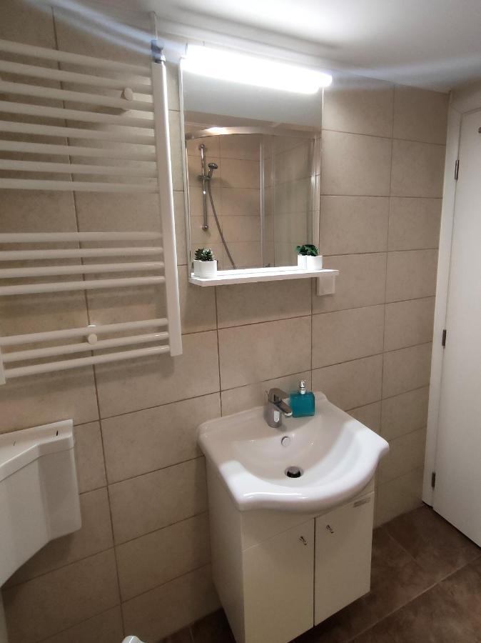 Comfort Rooms Remiza - Free Private Parking - Self Check-In Zagreb Bagian luar foto