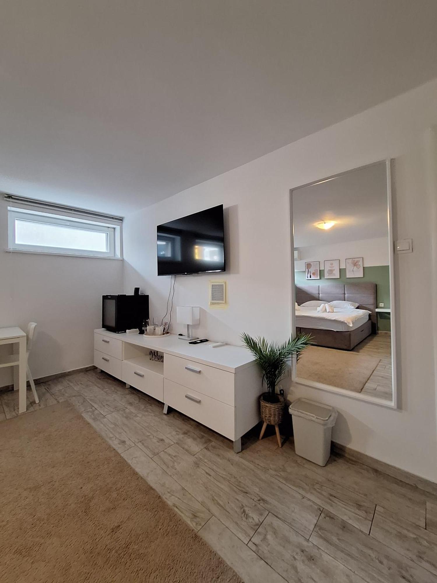 Comfort Rooms Remiza - Free Private Parking - Self Check-In Zagreb Bagian luar foto